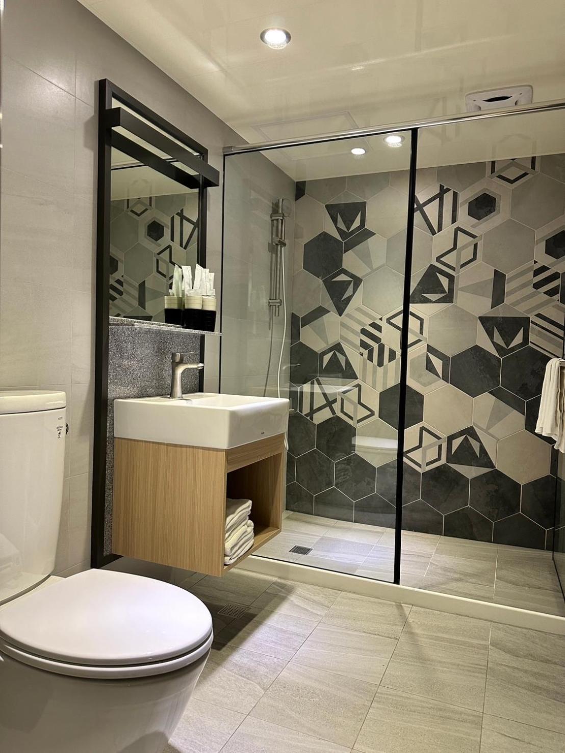 Hotel 享住新大華館 Keelung Zewnętrze zdjęcie
