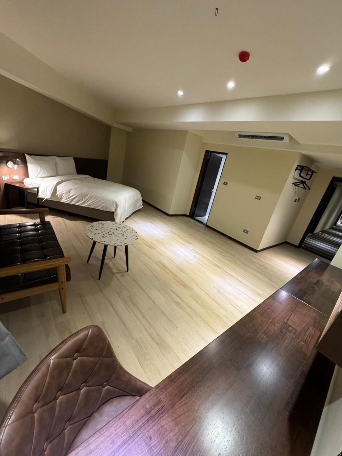 Hotel 享住新大華館 Keelung Zewnętrze zdjęcie