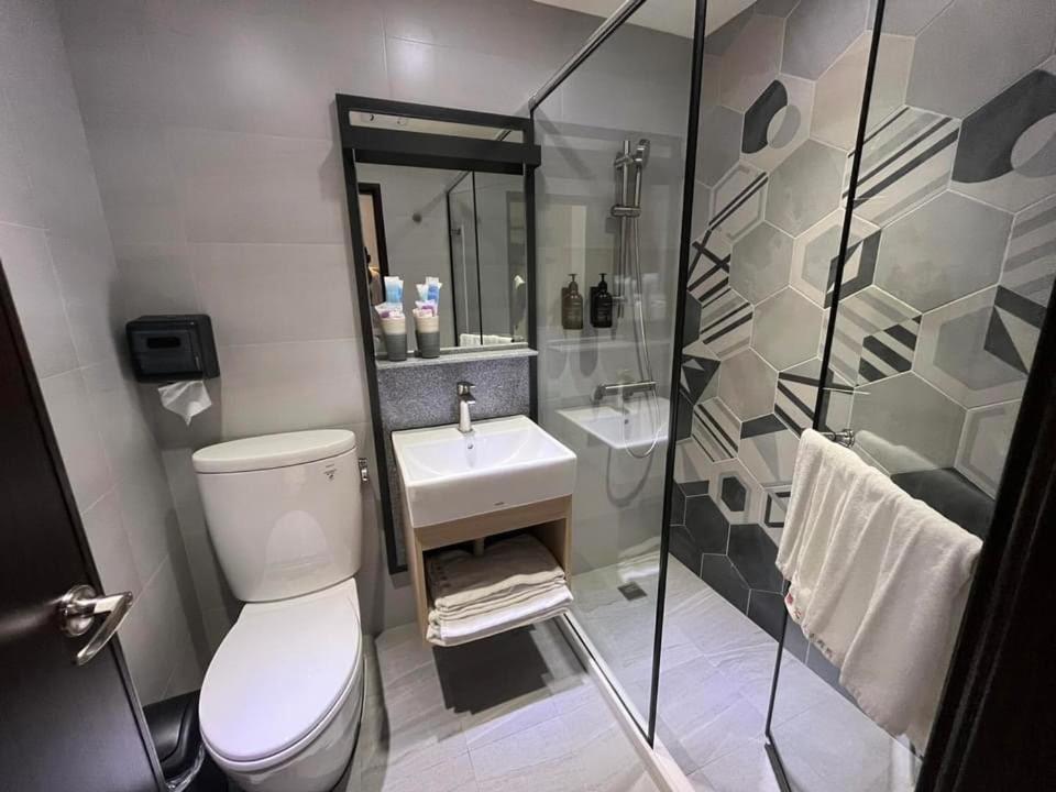 Hotel 享住新大華館 Keelung Zewnętrze zdjęcie