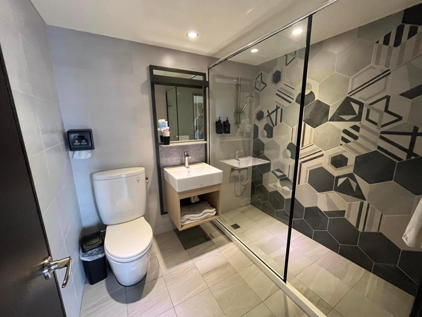 Hotel 享住新大華館 Keelung Zewnętrze zdjęcie